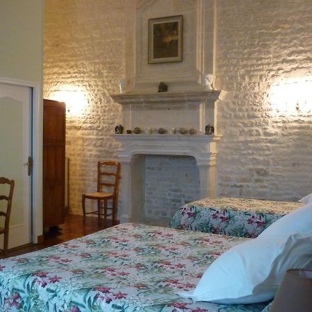 Le Logis De Faugerit Bed and Breakfast Frontenay-Rohan-Rohan Exteriör bild