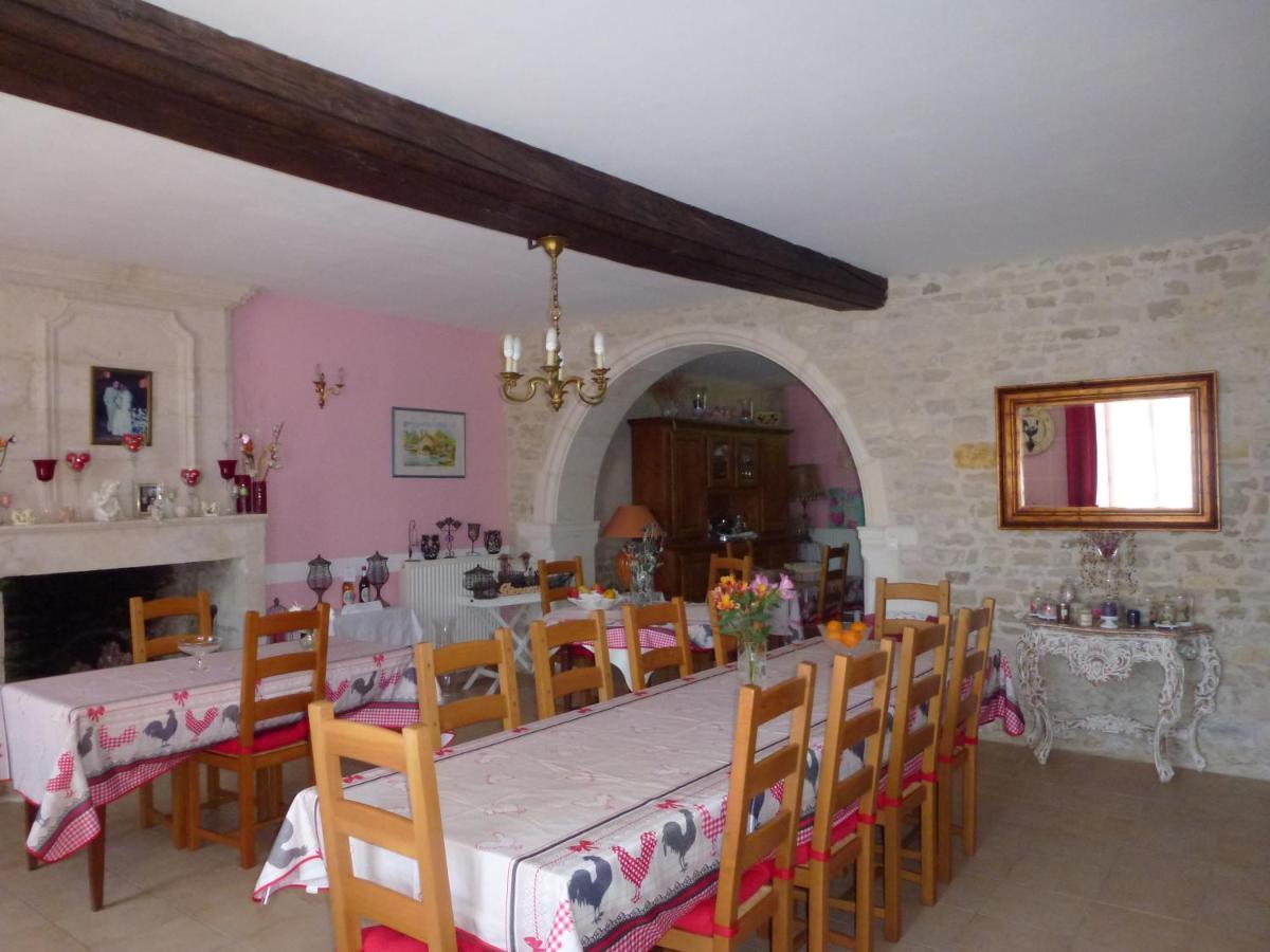 Le Logis De Faugerit Bed and Breakfast Frontenay-Rohan-Rohan Exteriör bild