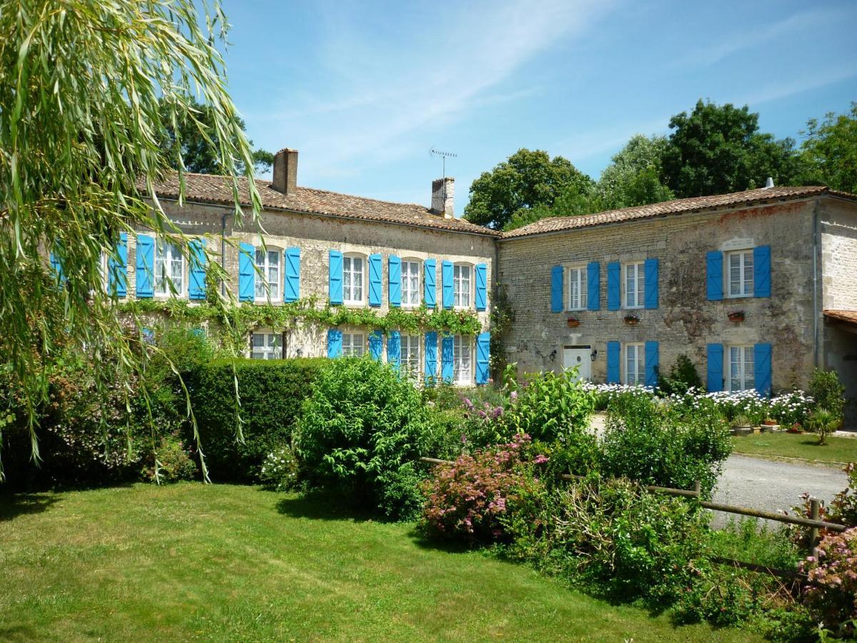 Le Logis De Faugerit Bed and Breakfast Frontenay-Rohan-Rohan Exteriör bild